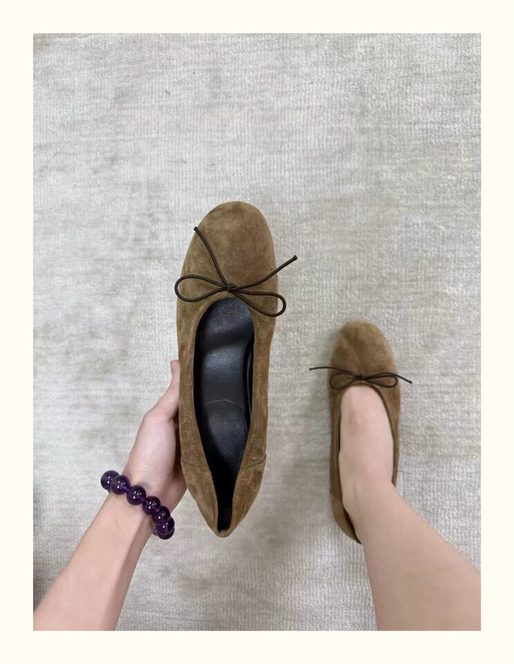Giày búp bê Mary Jane da lộn mũi tròn đính nơ gót thô thấp — Khaki (da lộn), Màu nâu (da lộn), Màu đen (da) chi tiết 2