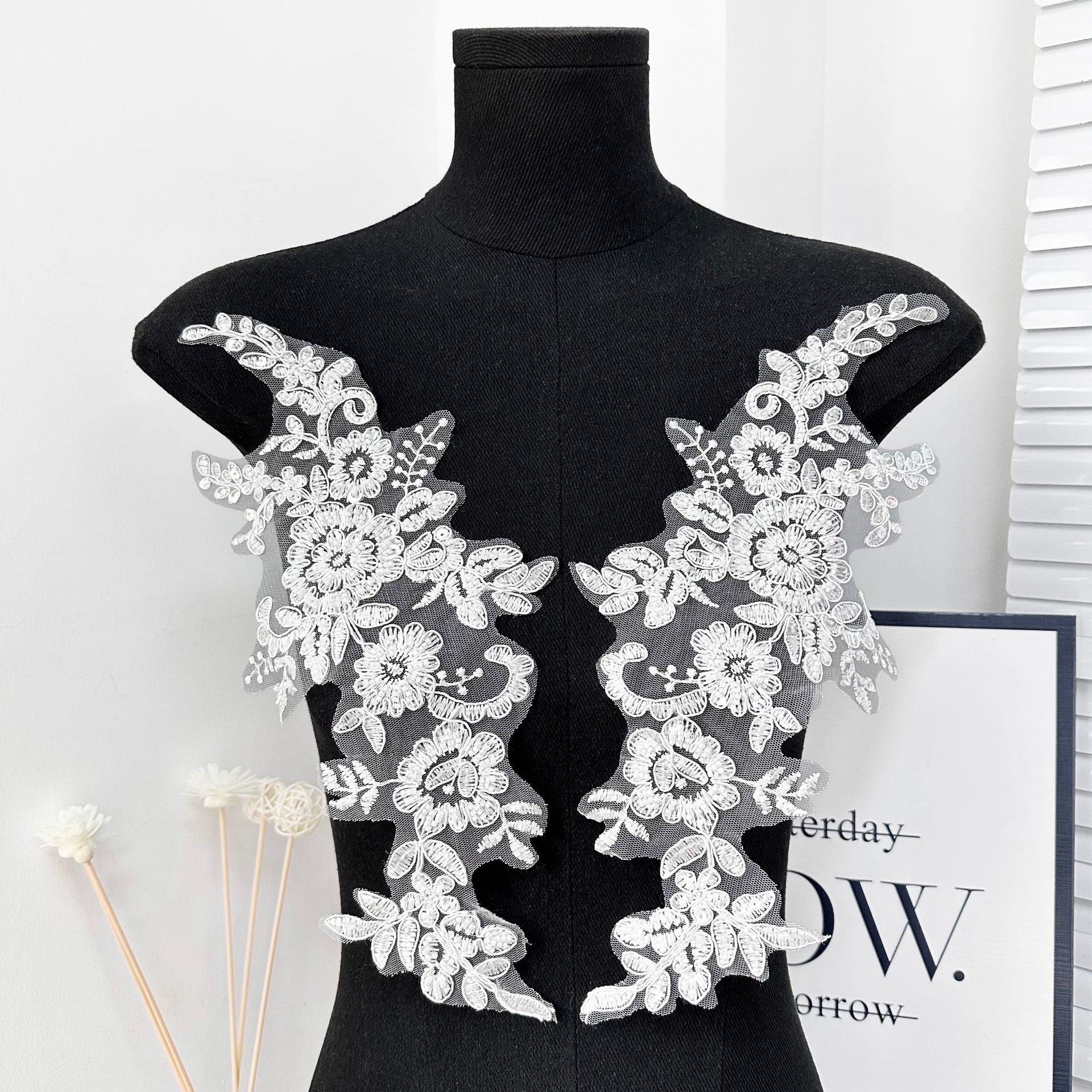Vestido de novia con apliques de bordado, vestido de novia de bricolaje, vestido de encaje blanco y negro, accesorios de vestir