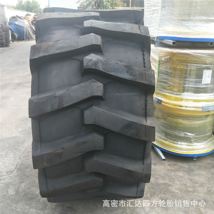 现货供应 高2米 宽0.8米大量处理710/70R42农子午线轮胎废品处理