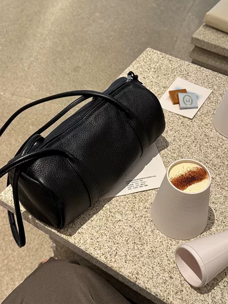 Niche Design Underarm Bag for Women 2026 New Model Long Handle Cylindrical Boston Bag Commuter Handbag Shoulder Bag