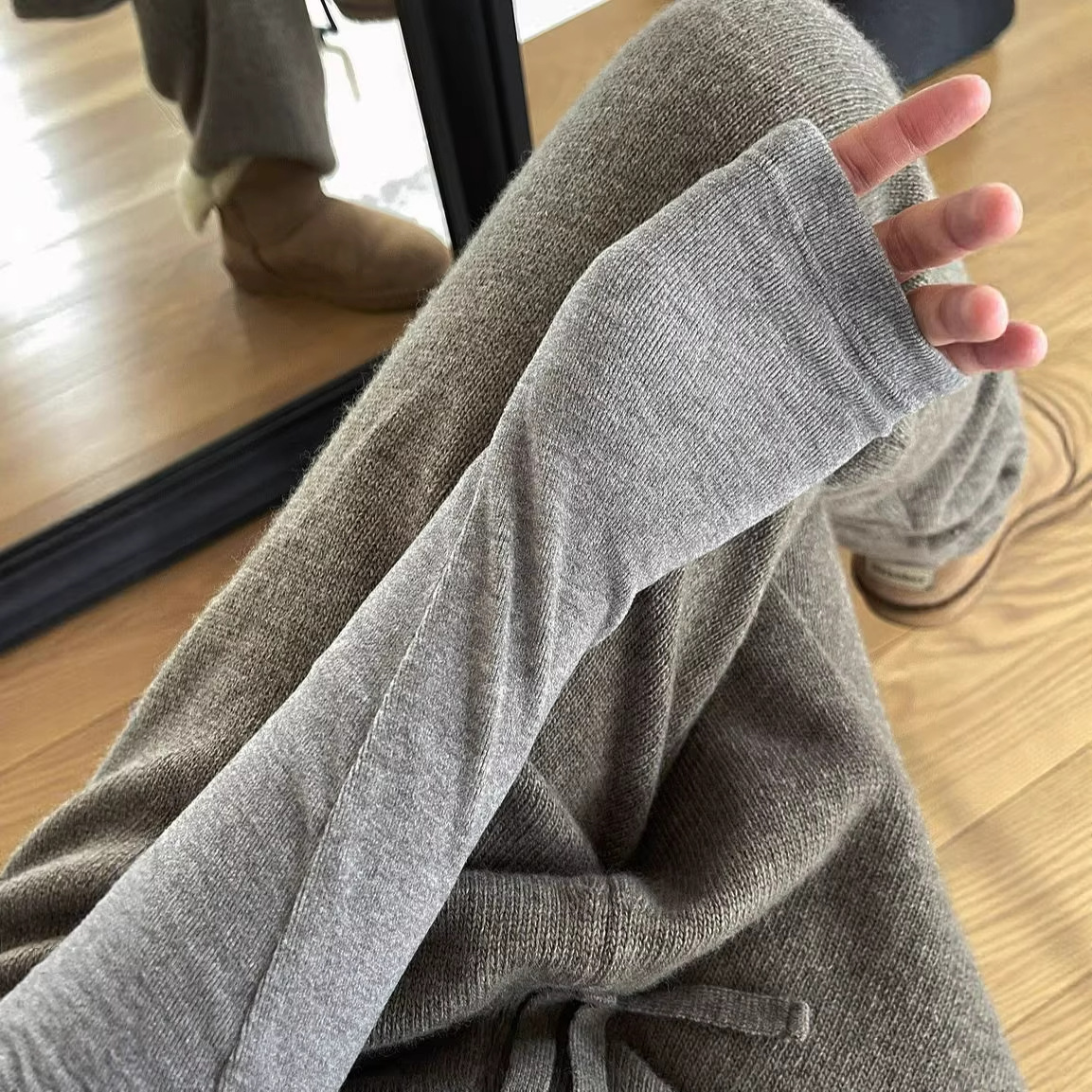 가을 겨울 새로운 한국 스타일 심플 스타일 하이 넥 긴팔 티셔츠 부드럽고 피부 친화적인 슬림 피트 캐주얼 이너 탑 여성용