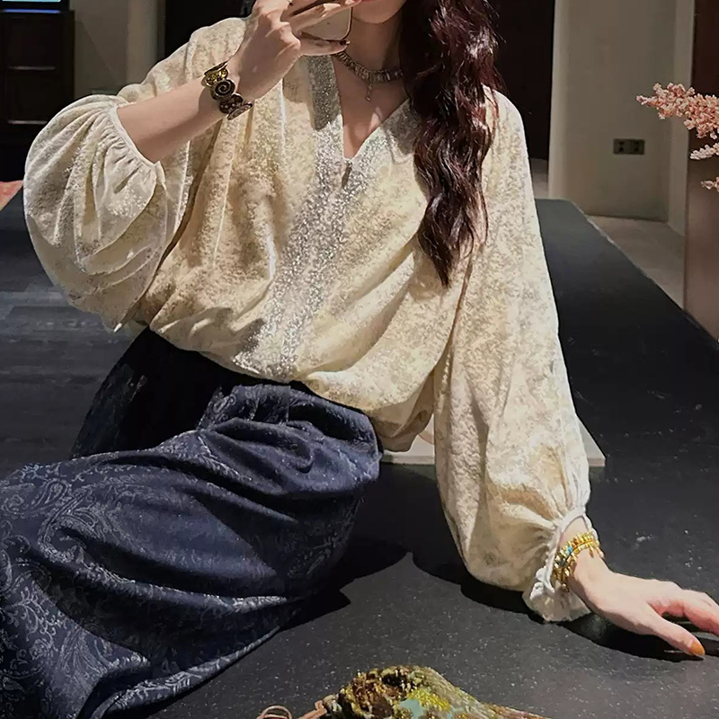 New Style [Begonia Branch] Rayon Sequin Embroidered Velvet Tie-Dye Shirt 2026 Autumn and Winter New Gold-Stamped Shirt for Women