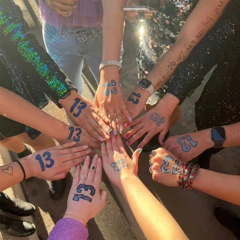 El moho tatuaje pegatinas cara pegatinas Taylor Glitter cara pegatinas traje Xue Zhiqian concierto polvo de oro tatuaje pegatinas