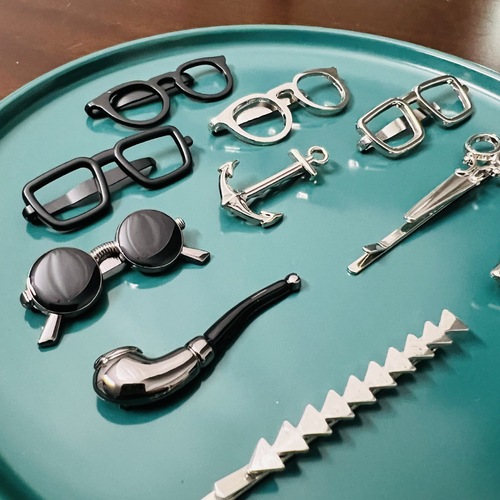 Korean-style metal frame pocket clip, minimalist style tie clip, fashionable personalized trendy accessory, shiny silver color