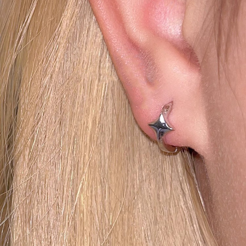 Minimalist Natural Korean Style Star Stud Earrings for Women, Small Minority Four-Pointed Star Drops, Sleep-Friendly Non-Removable Hearing Aids for Girlfriend