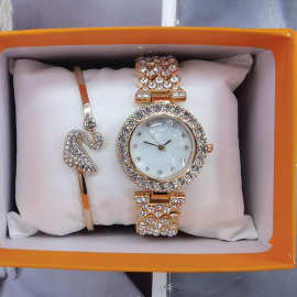 跨境热销时尚镶钻手链表气质百搭女士手表手镯礼盒装2件套礼品表