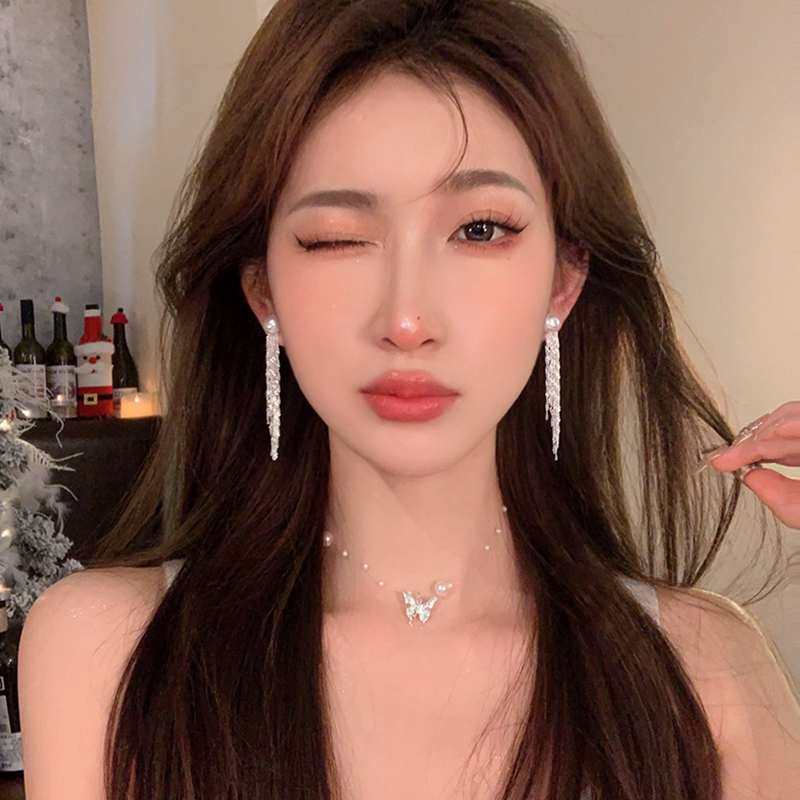 Elegant small design earrings pearl