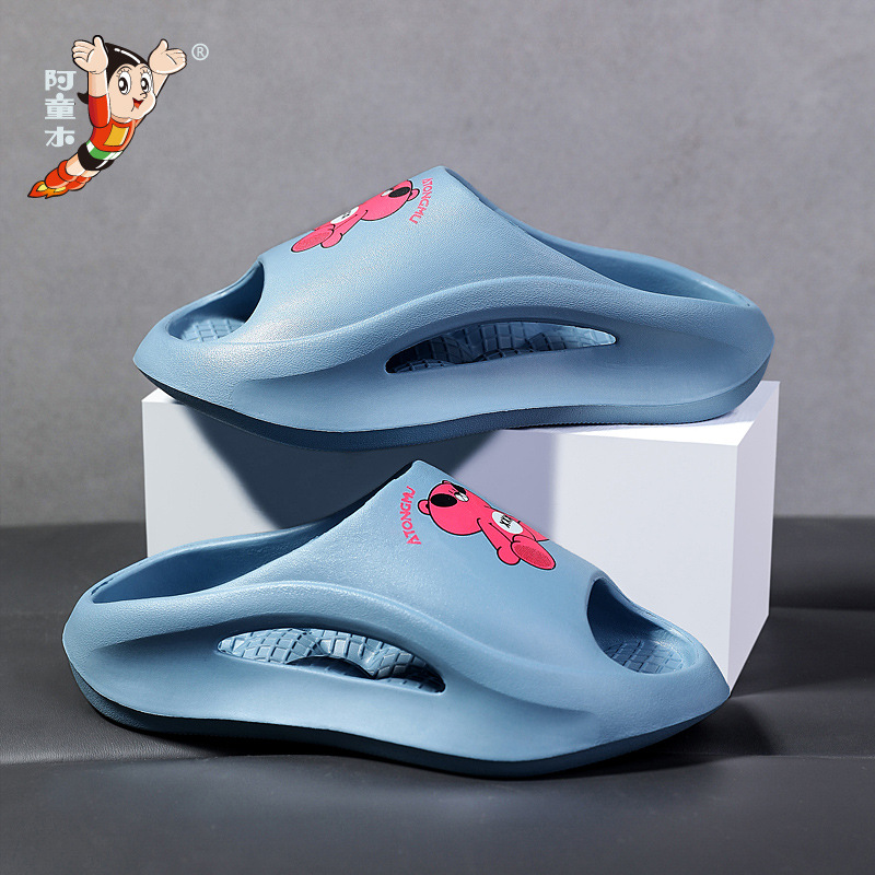 Shit-stepping sandals 2023 new children's slippers boys and girls non-slip hollow-out leaking bathroom sandals quick-drying tide