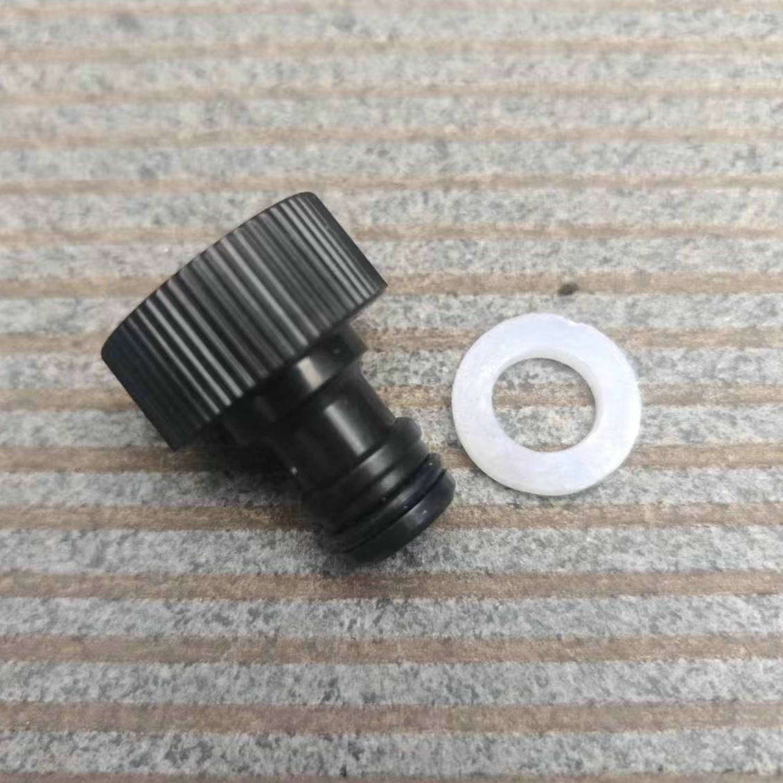 Boquilla de plástico de jardín, junta de tubería de agua, pared de tubería gruesa amarilla negra, junta de chupete de diseño de conexión rápida al por mayor