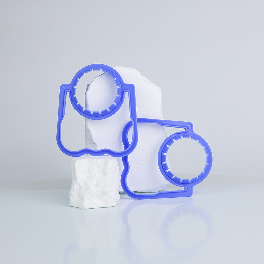 Fábrica de fuente al por mayor botella de agua potable desechable mango de plástico 45 / 48 calibre botella de bebidas PE mango