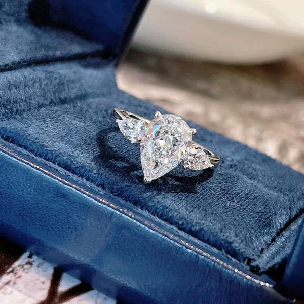 Water drop pear-shaped simulation moissanite ring female zircon carat three stone open wedding diamond ring factory wholesale