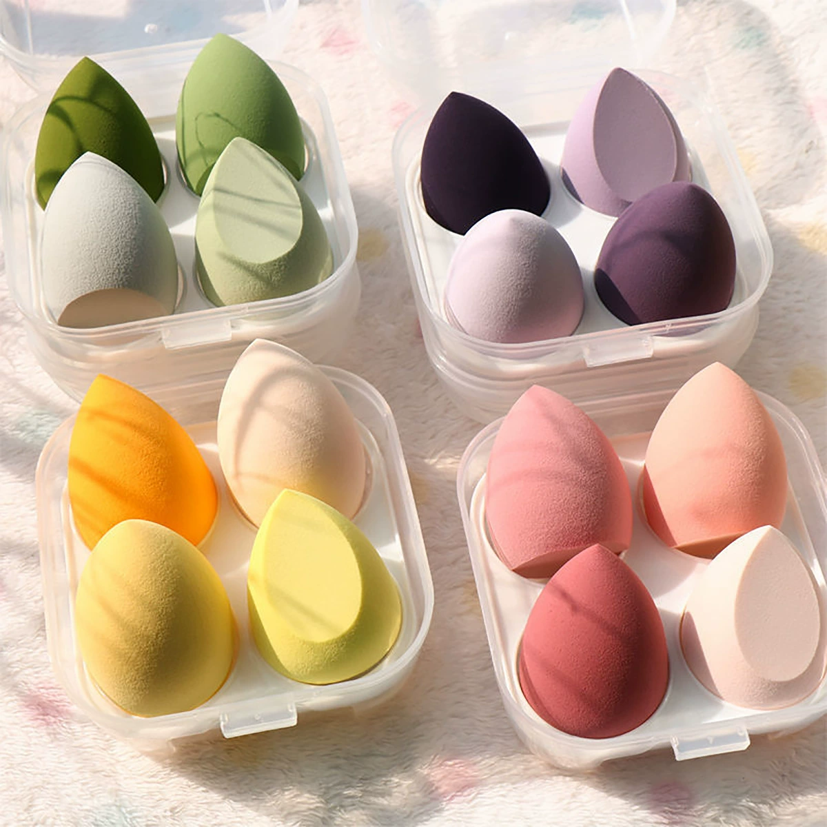 Makeup Sponge Set, 4-Cell Compact Case, Soft Round Cosmetic Blenders (assorted colors)