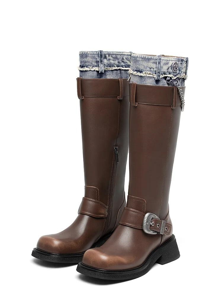 Stile da ciclista, progettato specificamente per le donne, realizzato in tessuto denim, con fibbie in metallo e vera pelle in stile western._voghion.com