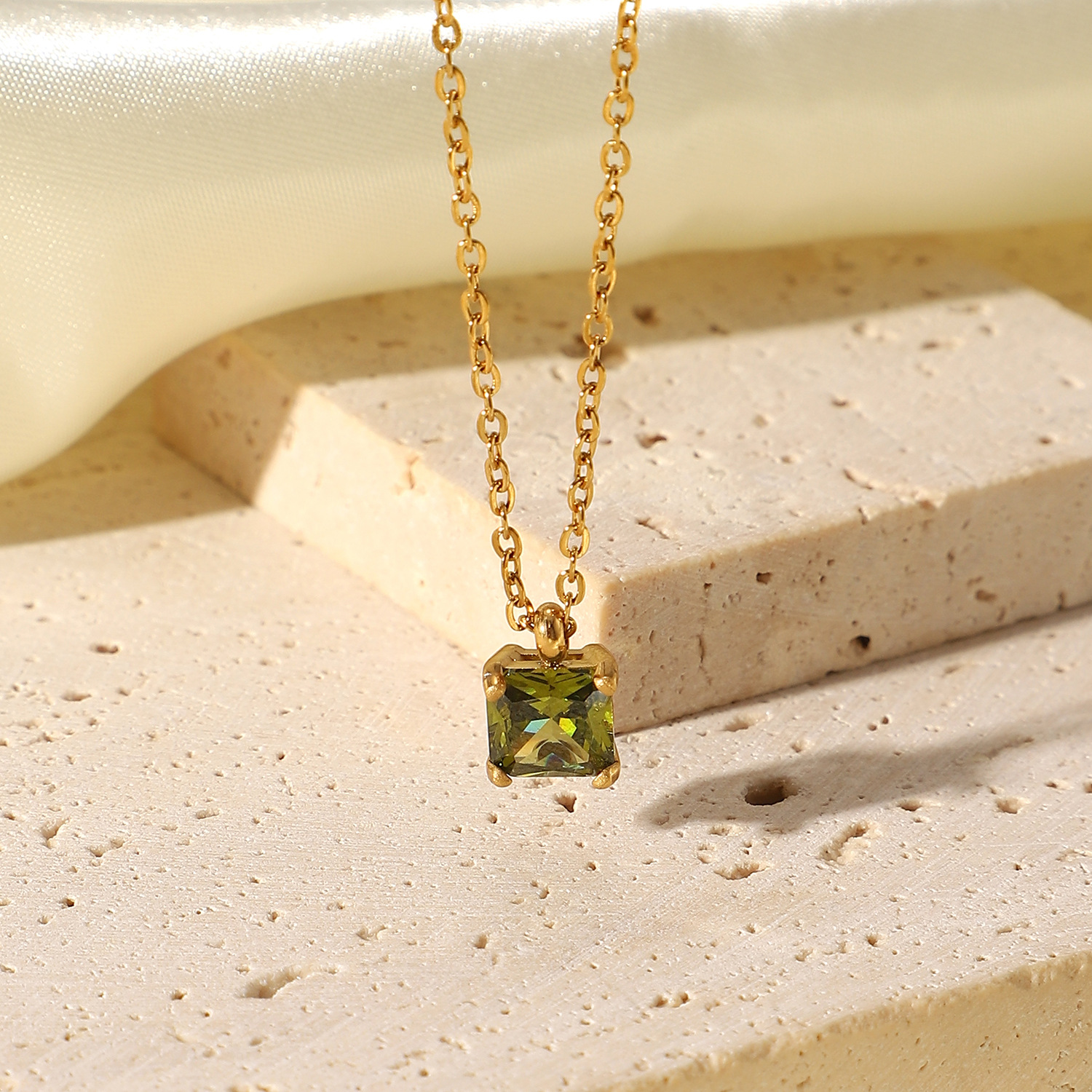 Same Style As European And American Web Celebrities' Necklace 18k Gold Stainless Steel White/pink/green Square Zircon Pendant Necklace Ornament For Women display picture 3