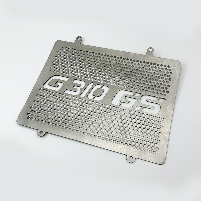 Aplicable a BMW G310GS 17-18 modificado tanque de agua Red de refrigeración cubierta protectora placa protectora