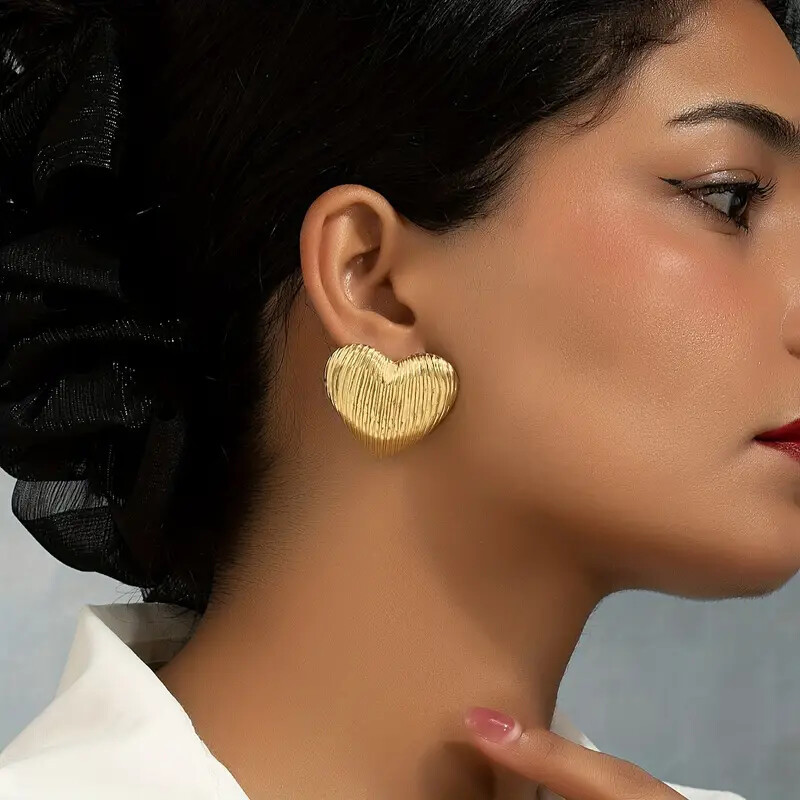 Labret stud lip piercing jewelry styling detail