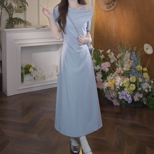 ��ʽһ�ּ��{ɫ�B��ȹ��Ů���ļ�2026�¿�޺ÿ���߅�ȼ�¶���Lȹ