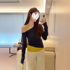 YIDENG コントラストカラーフェイクツーピースオフショルダー Tシャツレディーススタイル不規則な長袖ボトムシャツトップイントレンド