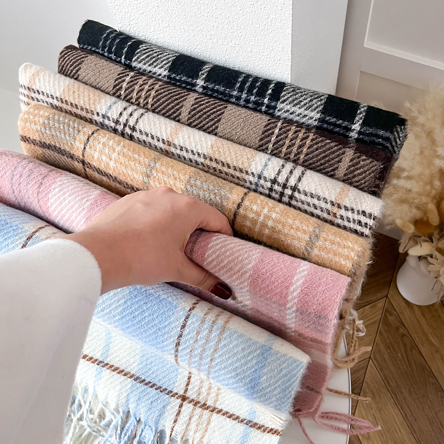 Women's autumn and winter thickened, warm, colorful plaid scarf with tassels, Korean-style faux cashmere shawl, available for wholesale