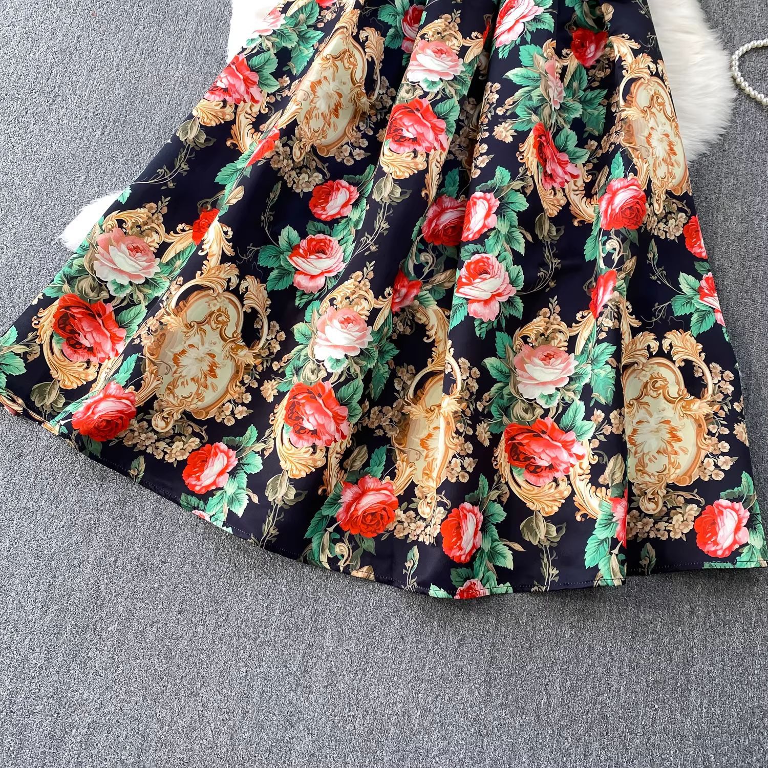 Elegant Court-Style Dress – Cross V-Neck Floral Jacquard Midi Dress With Waist-Defining Silhouette (S-XXL)​_ecoleips.com