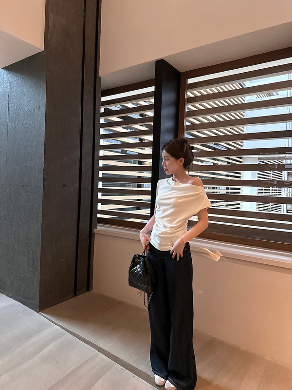 蝶宝嘻 ju好穿 斜肩上衣双版本设计感小众百搭慵懒风宽松短袖T恤|undefined