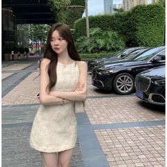 千金风连衣裙2025新款夏秋季显瘦提花短款a字吊带裙法式收腰裙子