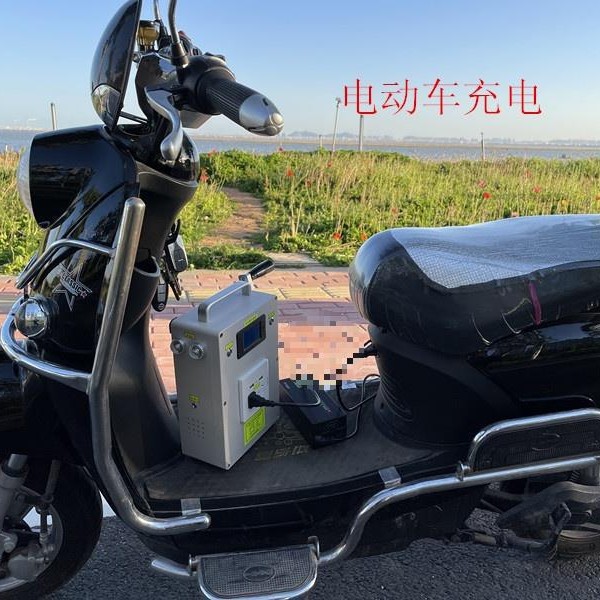 手摇发电机户外小巧多功能便携电源大功率220V500W输出E18垒德株