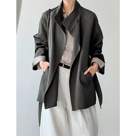 女式衬衫;休闲裤;毛衣