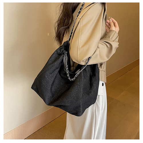 Cross-border fashion denim large-capacity bag for women 2024 new versatile casual tote bag student class shoulder bag