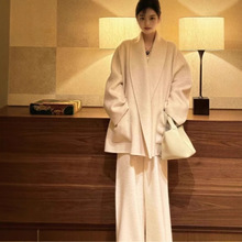 2024秋冬新品骆驼绒双面呢大衣 大翻领宽松绵羊毛外套女慕斯白