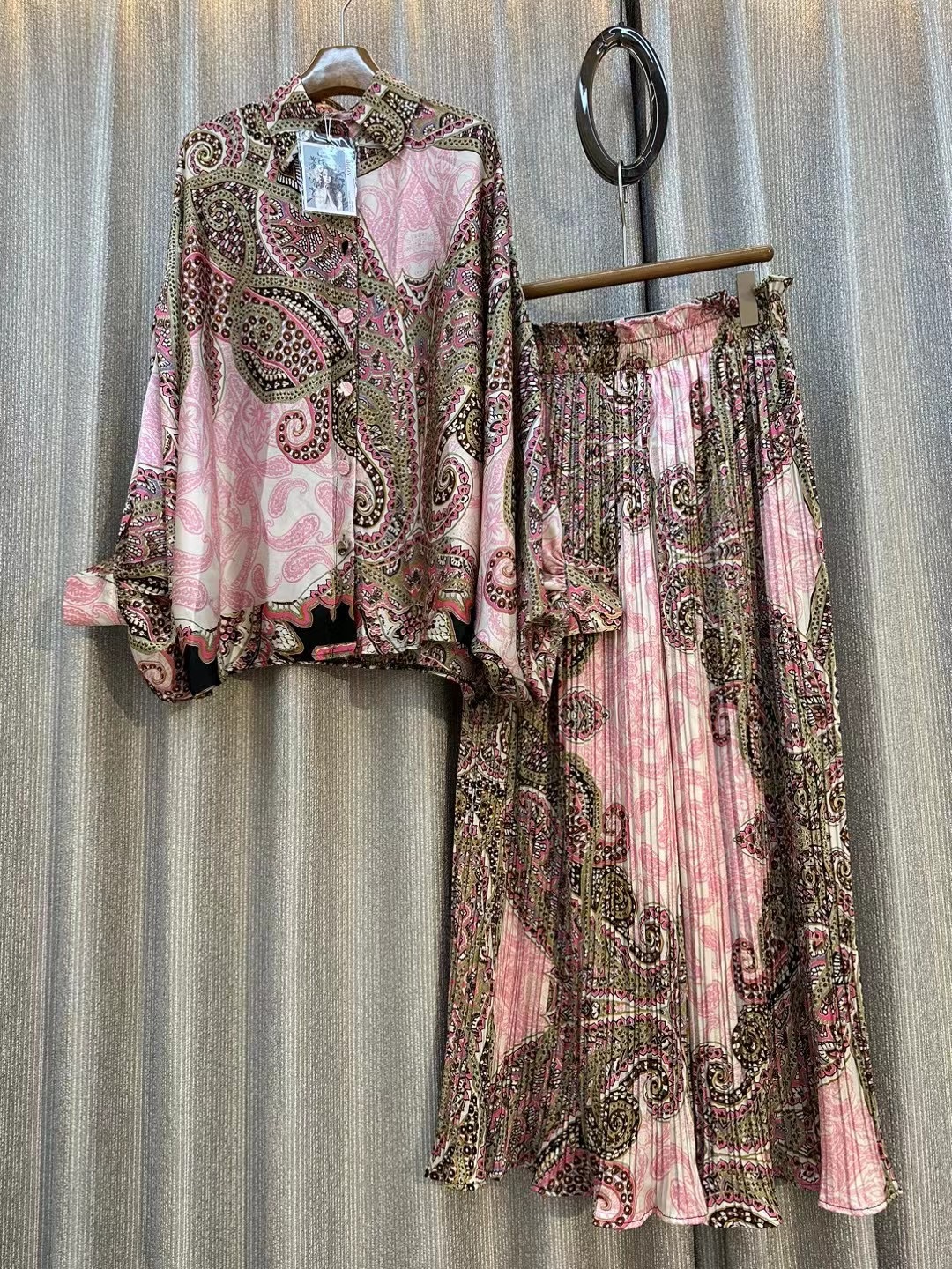 560g Weight Long Sleeve Sleeve Length Polyester Fabric Type Pant Co-ord Set Sets Type 2 Pieces Set Quantity Holiday, Street Occasion Turndown Neckline Loose Fit Type Printing, Flower Pattern Summer, Spring, Autumn Season Women's Gender Elegant, Basic Style Holiday Street Women's Elegant Basic Printing Flower Polyester Pant Co-ord Set Pants Sets 14