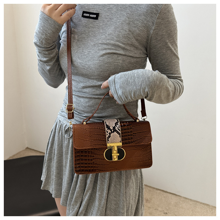 Korean casual fashion handbag 2024 new simple crocodile pattern single shoulder crossbody small square bag_voghion.com