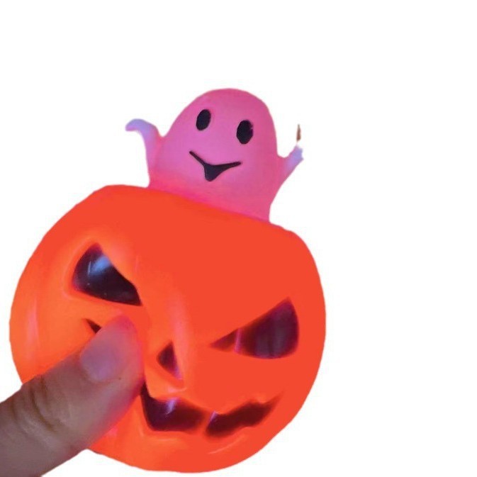 ハロウィンのおかしなカボチャのつまみは幽霊の趣味を発散します。|undefined