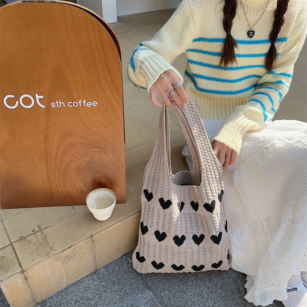 310161 Knitted heart-shaped Wool Bag for Women 2023 Autumn/Winter new single-shoulder handbag, portable tote bag for shopping undefined