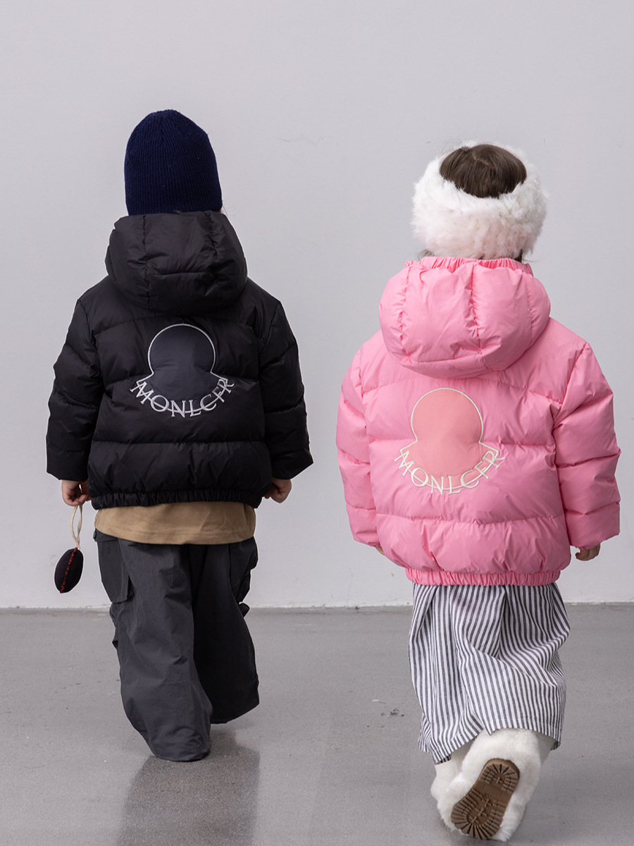Otoño y invierno ropa de invierno para niños ocio grueso clásico ropa de pan de seda de terciopelo ropa de niños chaqueta con capuz al por mayor