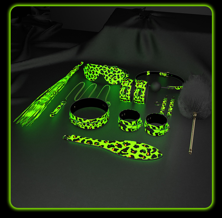 SM Luminous Leopard Print 10-Piece Bondage Kit with Nipple Clamps and Handcuffs — detail image 33