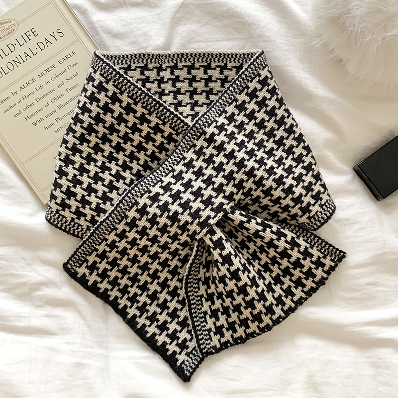 Buñuelo de punto de lana corto de invierno femenino coreano versátil pareja de protección de cuello grueso perezoso cruzado mil pajaros cuello