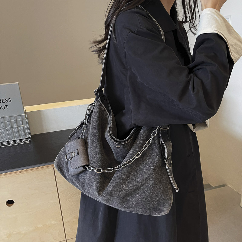 Cadena Tote bag femenino 2024 nuevo denim de moda A4 bandolera grande de clase bolsa de mensajero de viaje de gran capacidad