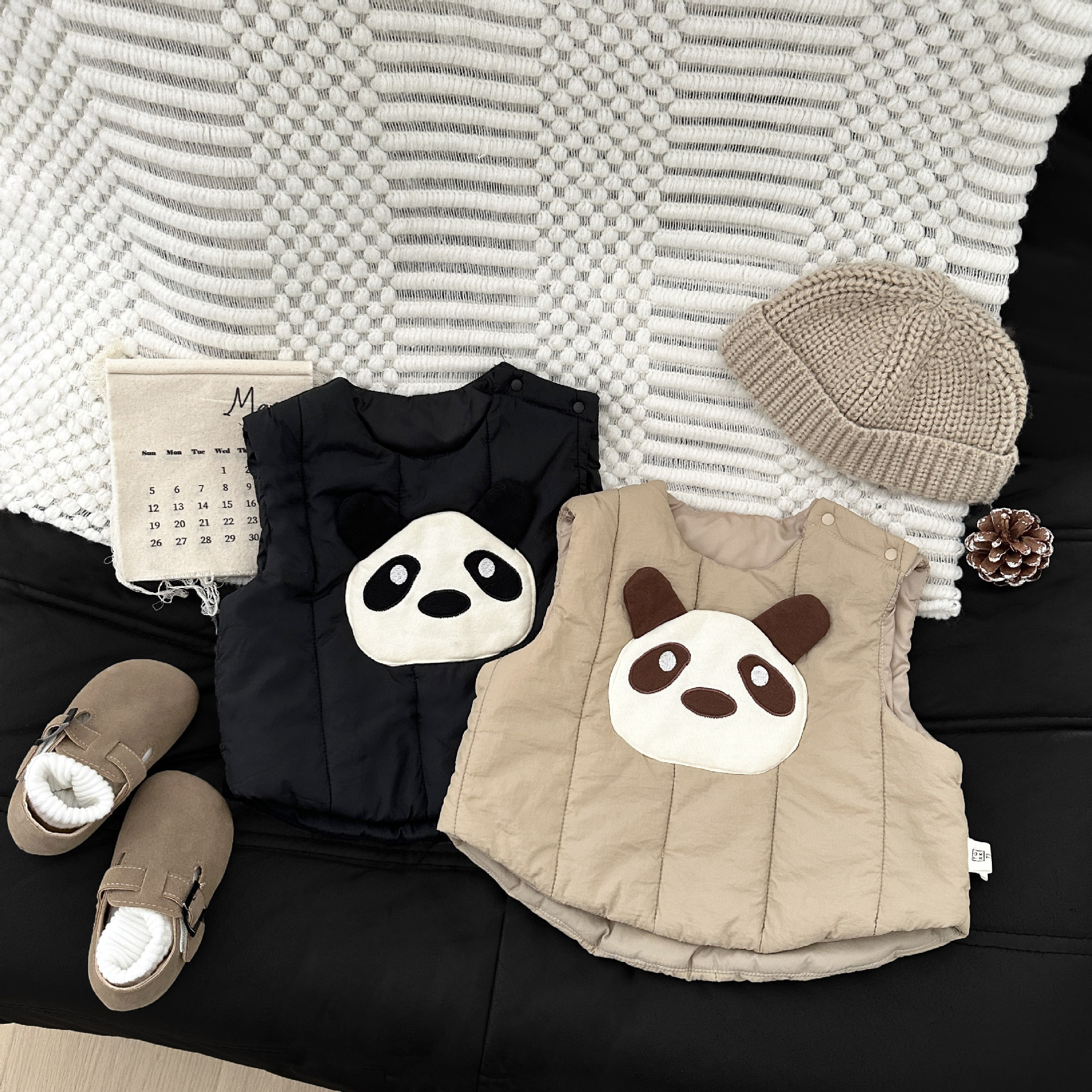 Bebés coreanos que usan chaleco de algodón intercalado de invierno nuevo chaleco de moda para niños y niñas adorables y gruesos chaleco de abrigo universal