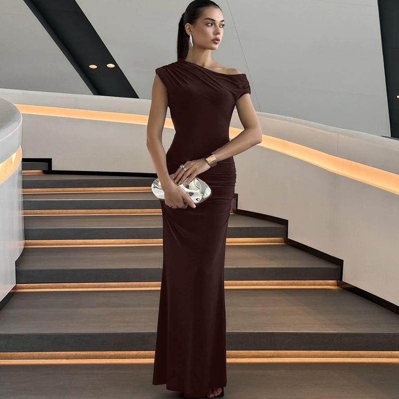 Женская одежда Amazon 2025 Лето Новая мода Плиссированная талия Утягивающее платье с открытыми плечами Сексуальное однотонное платье Оптом