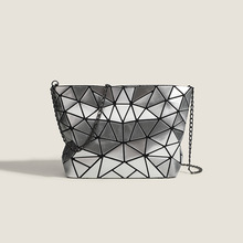 2024春夏新款小众设计几何菱格链条包百搭折叠乱花单肩斜挎手提包