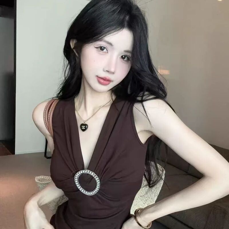 Sexy Hot Girl V-Neck Twist Ring Sleeveless Tank Top, Vintage Brown Slim-Fit Base Shirt for Women Sexy Hot Girl V-Neck Twist Ring Sleeveless Tank Top, Vintage Brown Slim-Fit Base Shirt for Women