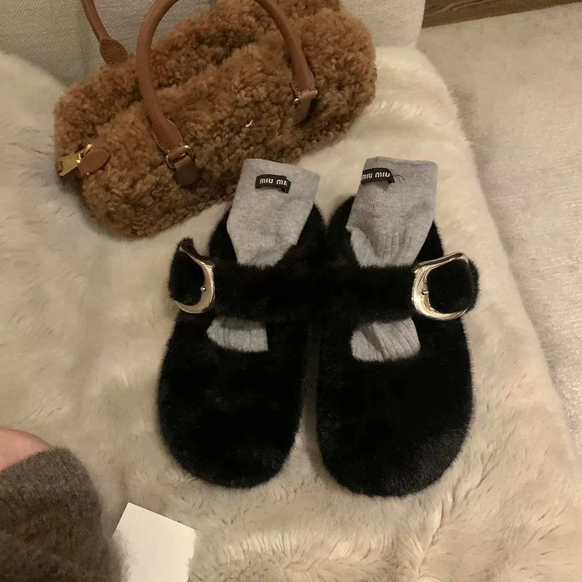 现货~ 复古厚底包头半拖勃肯鞋毛茸茸圆头扣带保暖毛毛鞋女冬外穿