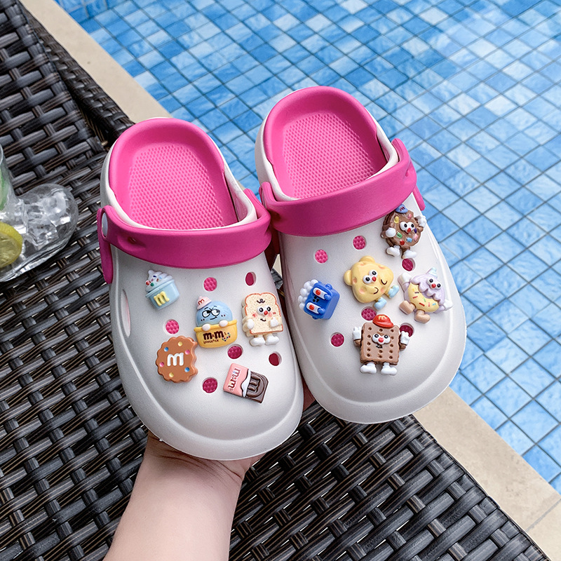 Two-tone universal cartoon Crocs-style slippers