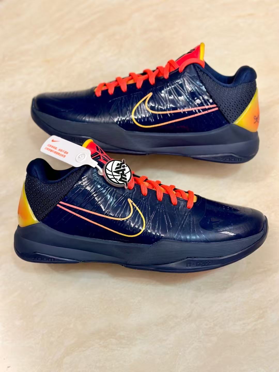 Zapatos de baloncesto Kobe original 5 generación Kobe 5 generación zapatos de combate aire acolchado placa de carbono resistente al desgaste antideslizante amortiguador zapatos deportivos para hombres y mujeres