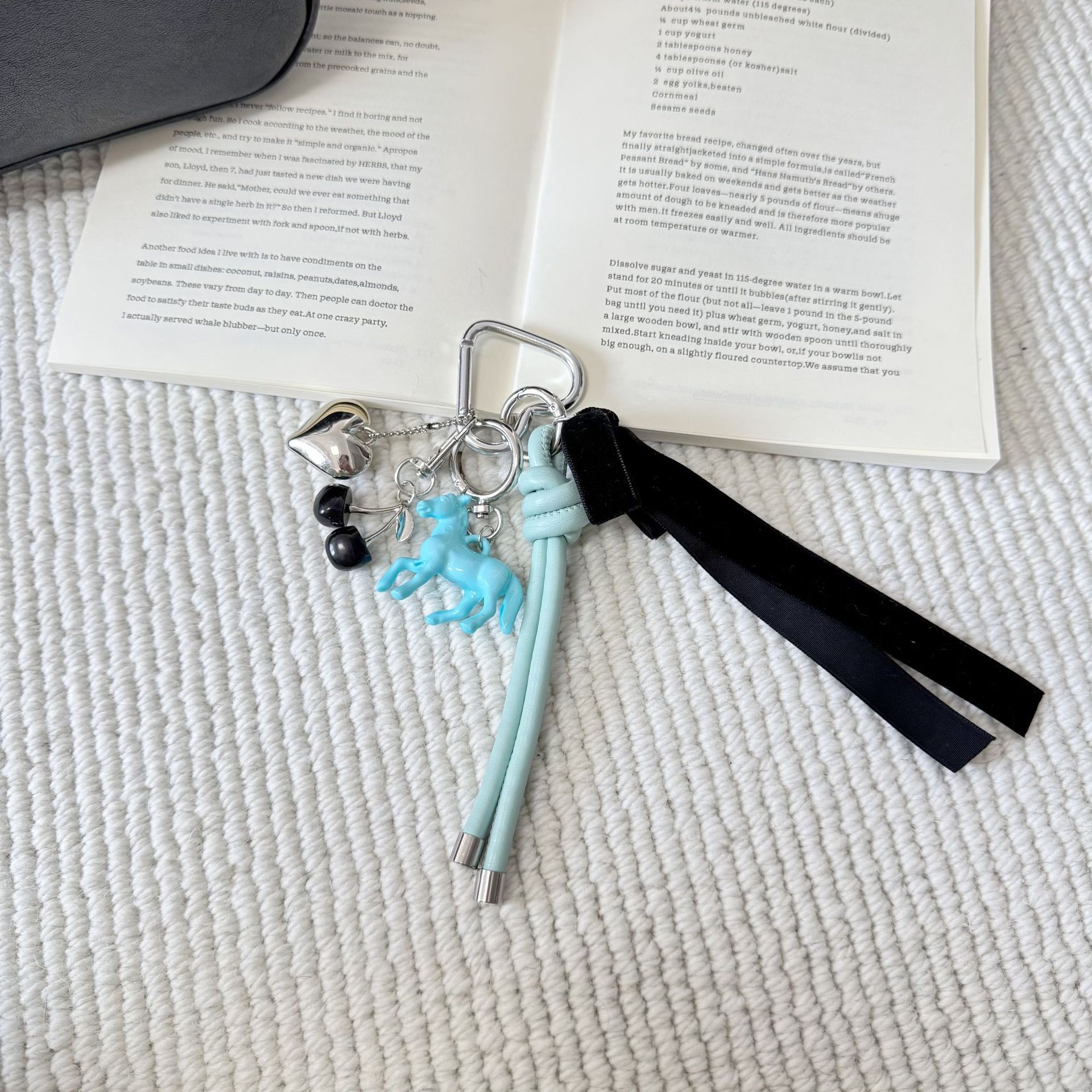 Blue horse cherry velvet m series pendant