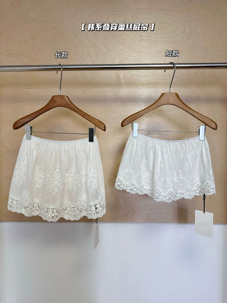 Long (white) length is about 33cm