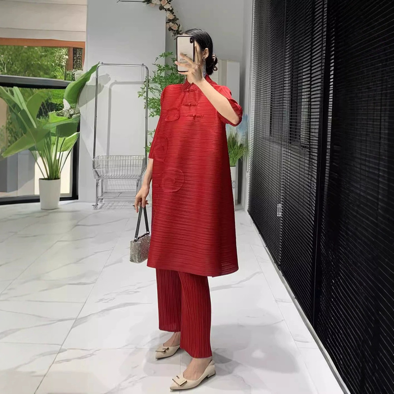High-end pleated red wedding banquet mother's spring fashion new style set, modified cheongsam, plus-size two-piece suit