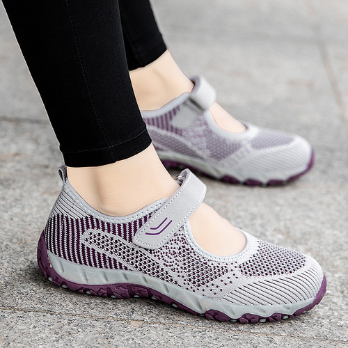 Old people's shoes, women's spring and summer mesh breathable mother's dance shoes, soft sole casual shoes, lightweight walking shoes for the elderly