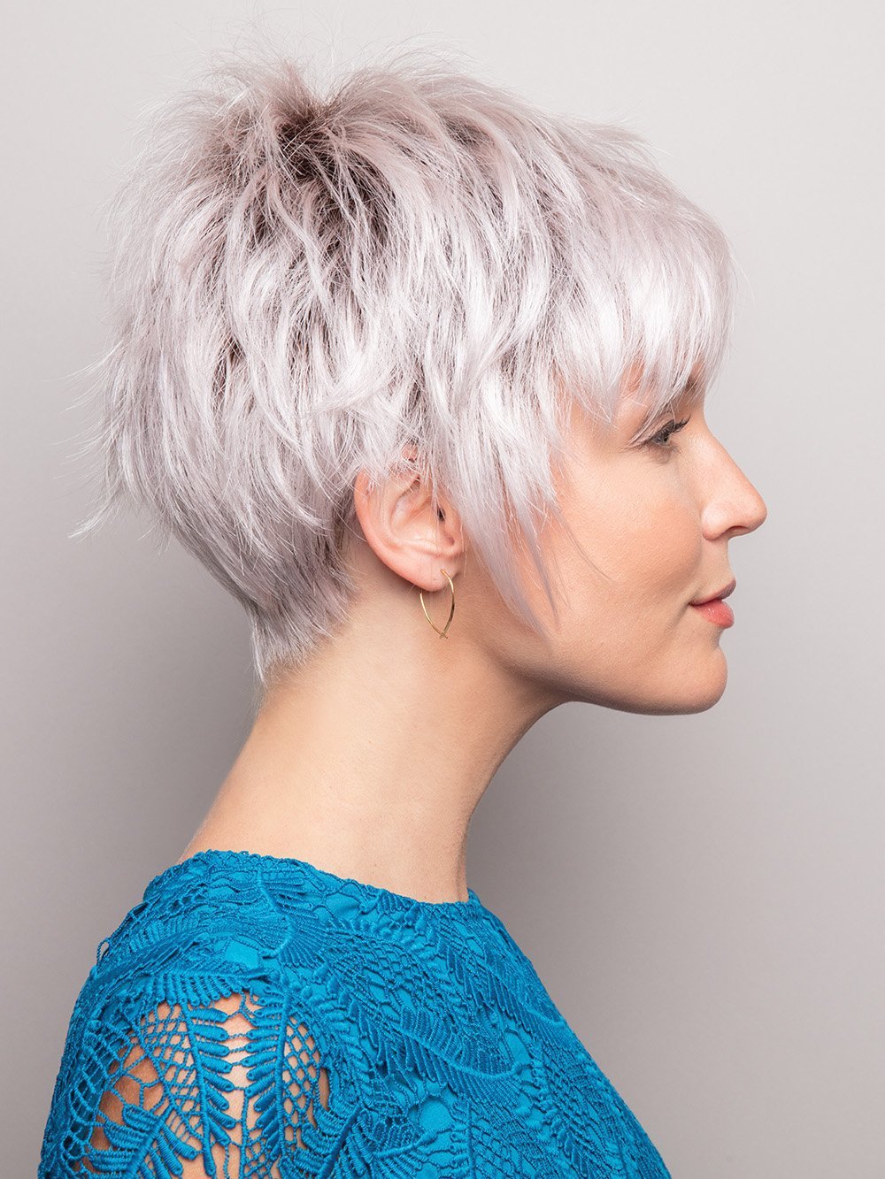 Cross-border Chemical Fiber Wig Silver Gradient Short Hair Women's Wig  Batch Delivery Factory Wholesale display picture 1